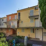 Traumhaftes Direkt Am Mit Privatem Balkon, Meerblick, Waschmaschine, Klima Selce