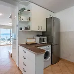 Traumhaftes Direkt Am Mit Privatem Balkon, Meerblick, Waschmaschine, Klima Selce