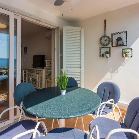 Apartment Traumhaftes Direkt Am Mit Privatem Balkon, Meerblick, Waschmaschine, Klima