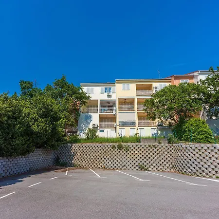 Apartment Traumhaftes Direkt Am Mit Privatem Balkon, Meerblick, Waschmaschine, Klima Selce