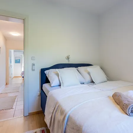 Apartman Traumhaftes Direkt Am Mit Privatem Balkon, Meerblick, Waschmaschine, Klima *