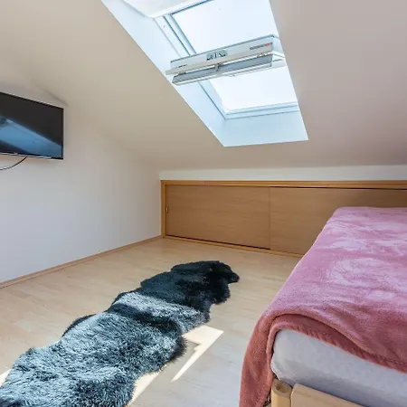 Apartment Traumhaftes Direkt Am Mit Privatem Balkon, Meerblick, Waschmaschine, Klima Selce