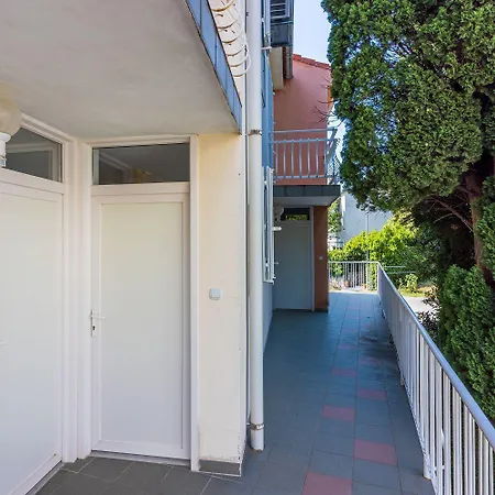 Apartment Traumhaftes Direkt Am Mit Privatem Balkon, Meerblick, Waschmaschine, Klima