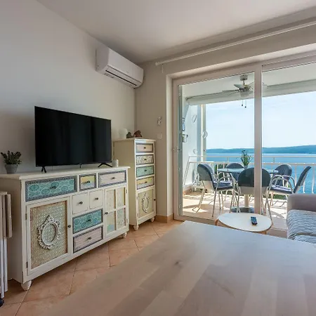 Apartment Traumhaftes Direkt Am Mit Privatem Balkon, Meerblick, Waschmaschine, Klima Selce