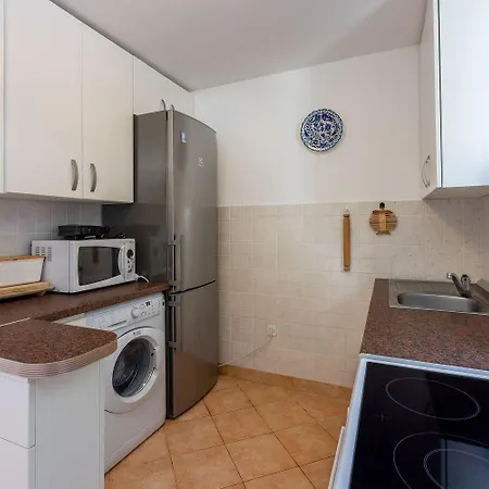 Traumhaftes Direkt Am Mit Privatem Balkon, Meerblick, Waschmaschine, Klima Selce